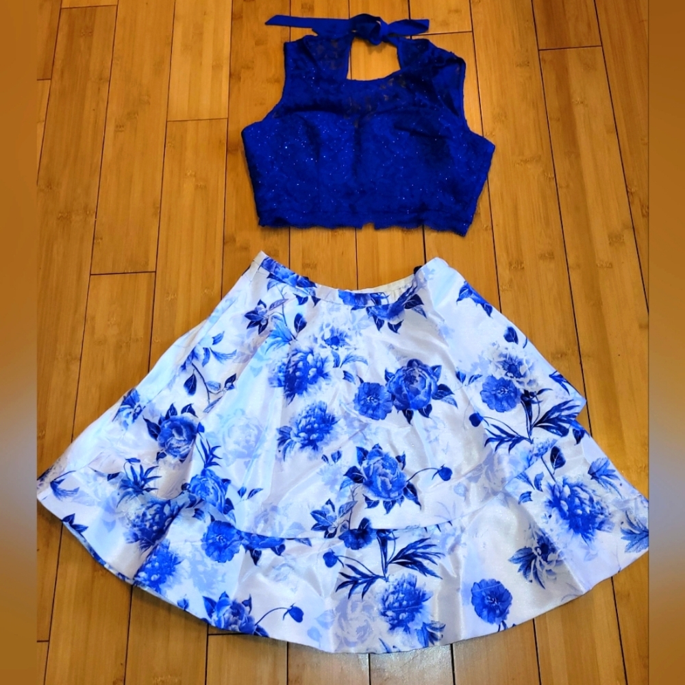 Sequin Hearts Lace Blue and White Floral 2 Piece Skirt Set Juniors